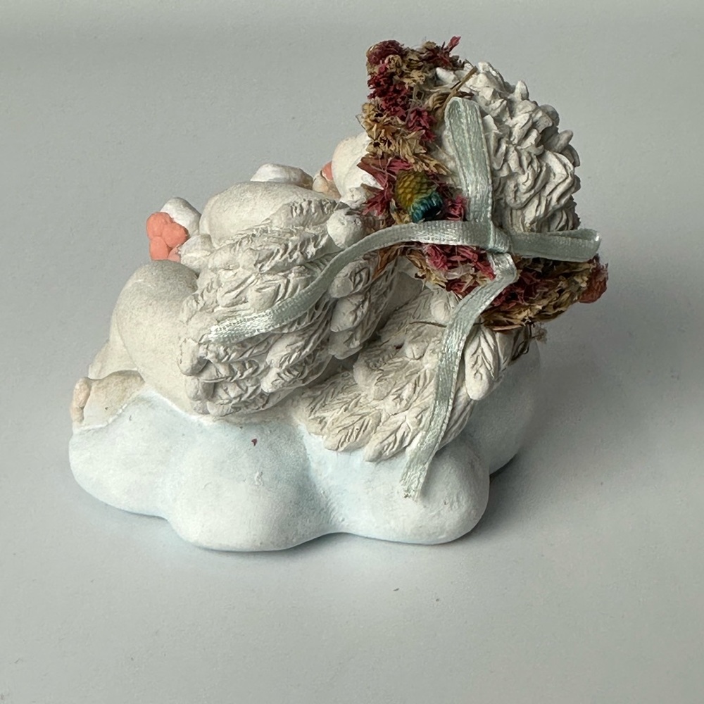 Dreamsicles Collectables Exclusive Vintage “ Bunny Love “ 1997 Figurine Used - Picture 4 of 6
